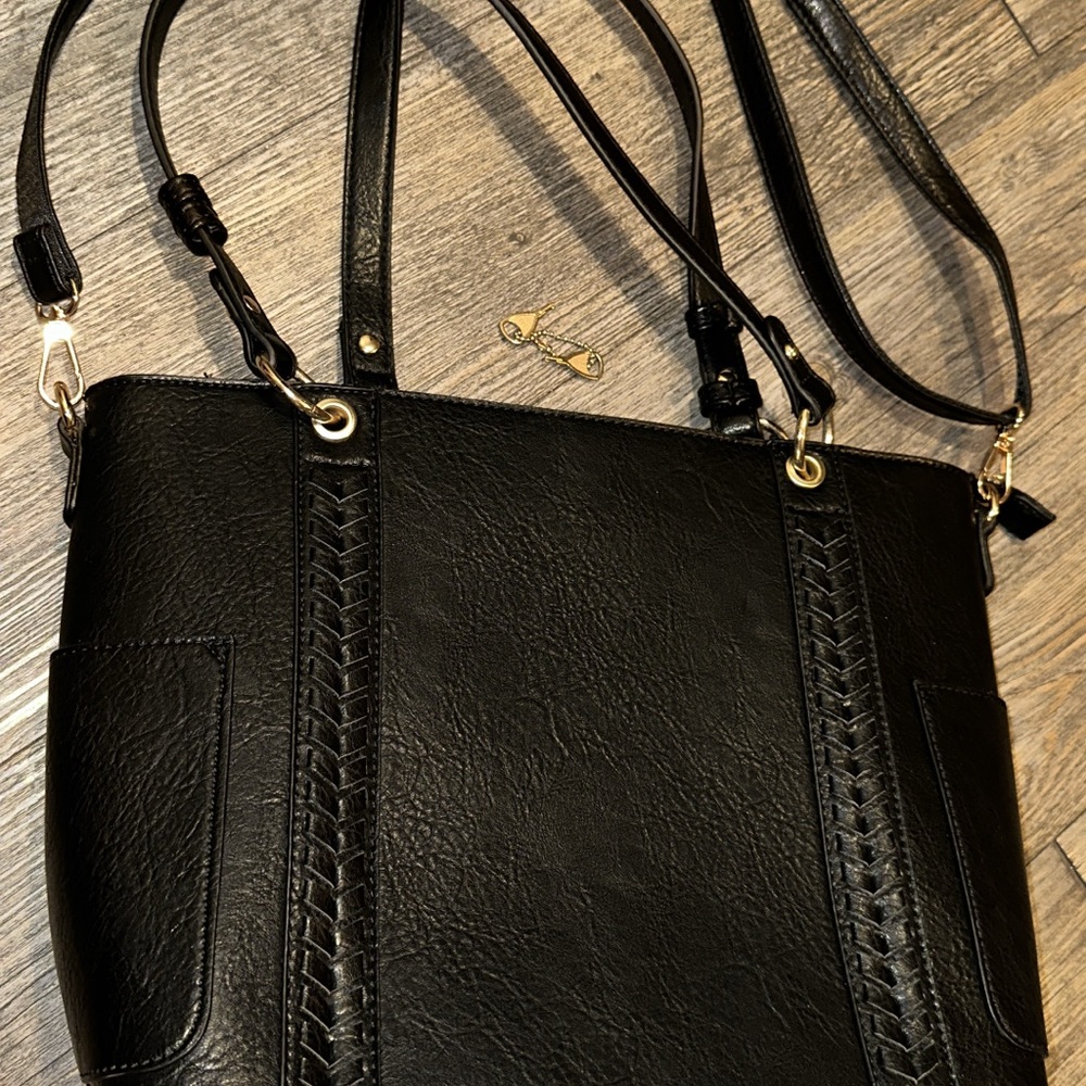 Jesse James Concealed Carry Locking Handbag! Right or Left handed!